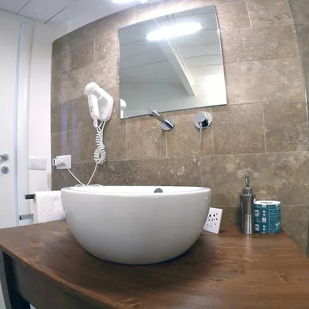 度假居 马泰拉伊德里斯阁楼公寓 *